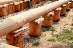 लाकडी पाया - घरासाठी स्वस्त आणि व्यावहारिक लार्च फाउंडेशन