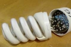 Pemacu untuk LED daripada lampu penjimatan tenaga