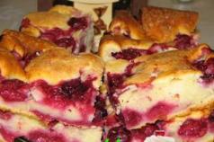 Features of preparing a pie with frozen berries