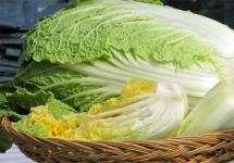 Fresh, tender and easy to prepare Chinese cabbage salad with cucumber and corn