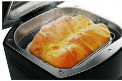 Delizioso pane bianco nella macchina per il pane Come cuocere il pane bianco nella ricetta della macchina per il pane