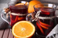 Non-alcoholic mulled wine made from grape juice - a simple recipe for creating coziness