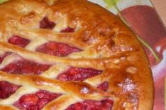 Recipes for strawberry pies, delicious and quick