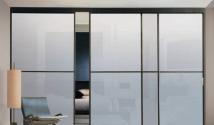 How to clean frosted glass on doors