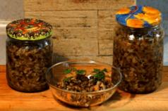 Mushroom caviar with carrots and onions - the most delicious recipes for mushroom caviar for the winter