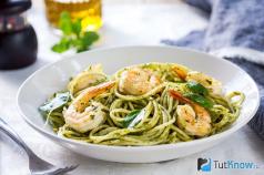 Delicious dish - pasta with shrimp in creamy sauce