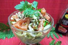 Salad dengan ikan kembung segar dan salai - resipi asli untuk setiap rasa